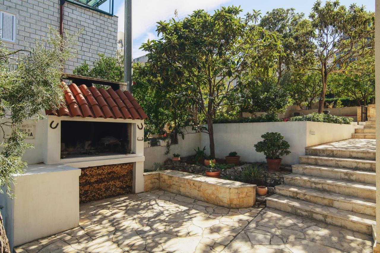 Apartment Bua - Beautiful Seafront Trogir