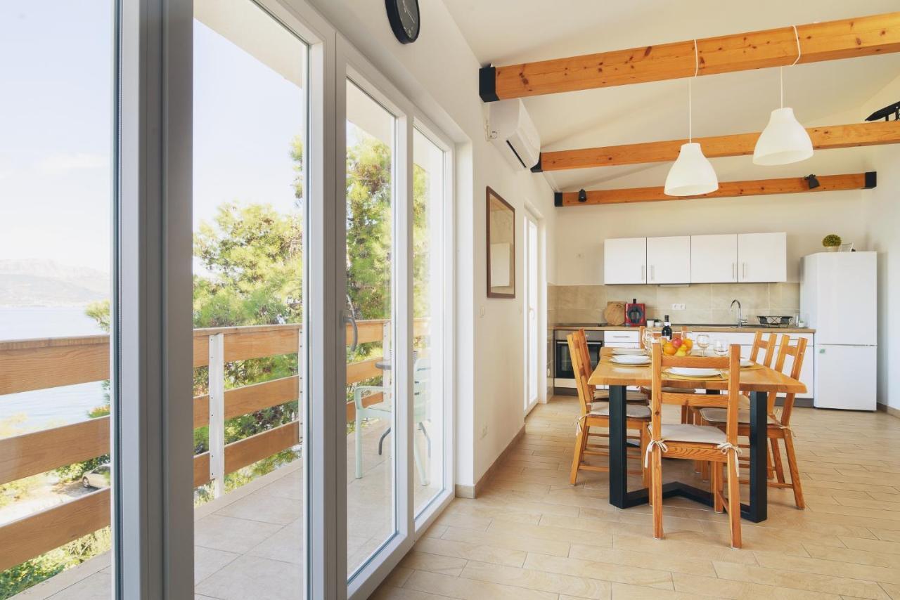 Bua - Beautiful Seafront Apartment