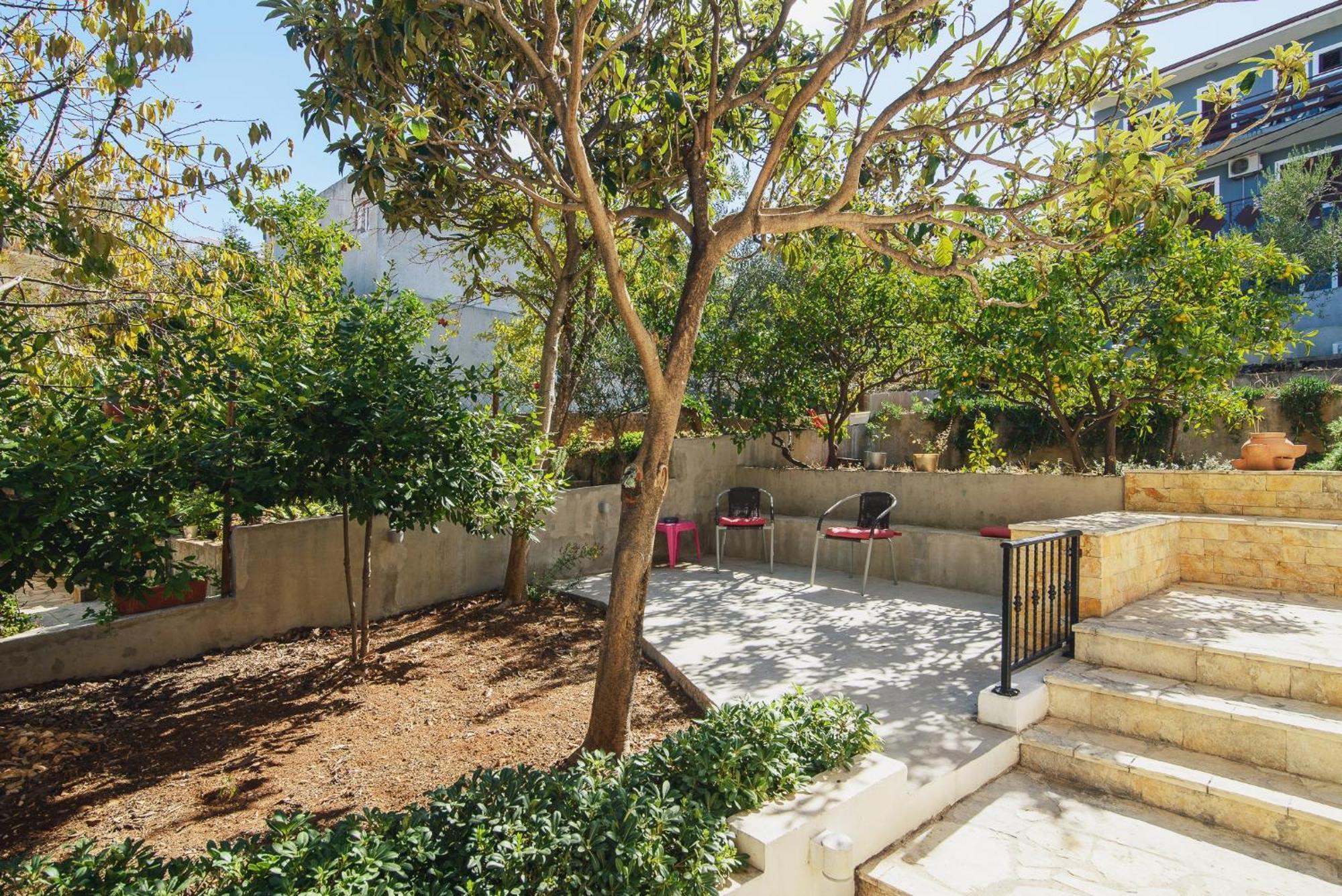 Bua - Beautiful Seafront Apartment