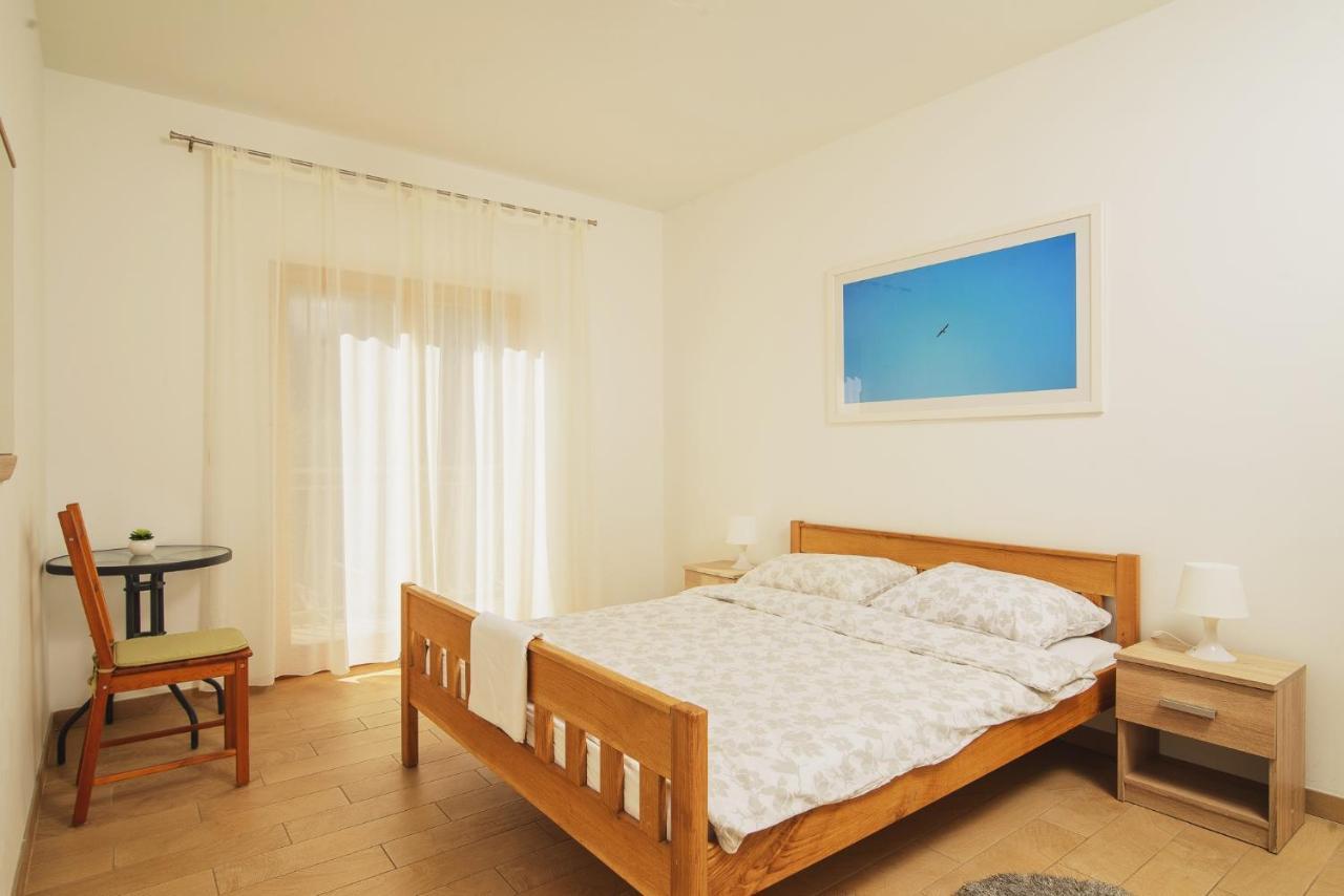 Bua - Beautiful Seafront Apartment *